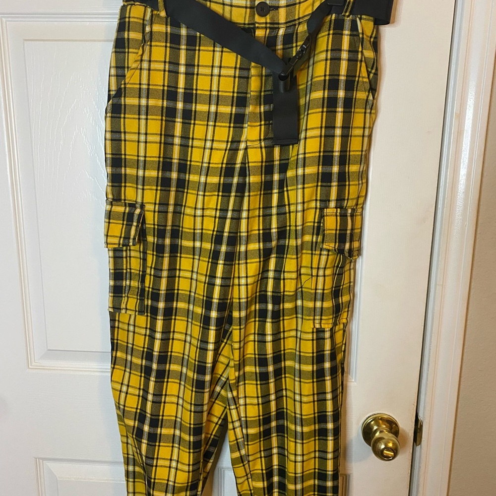 Rue21 Yellow and Black Checkered Cargo Pants